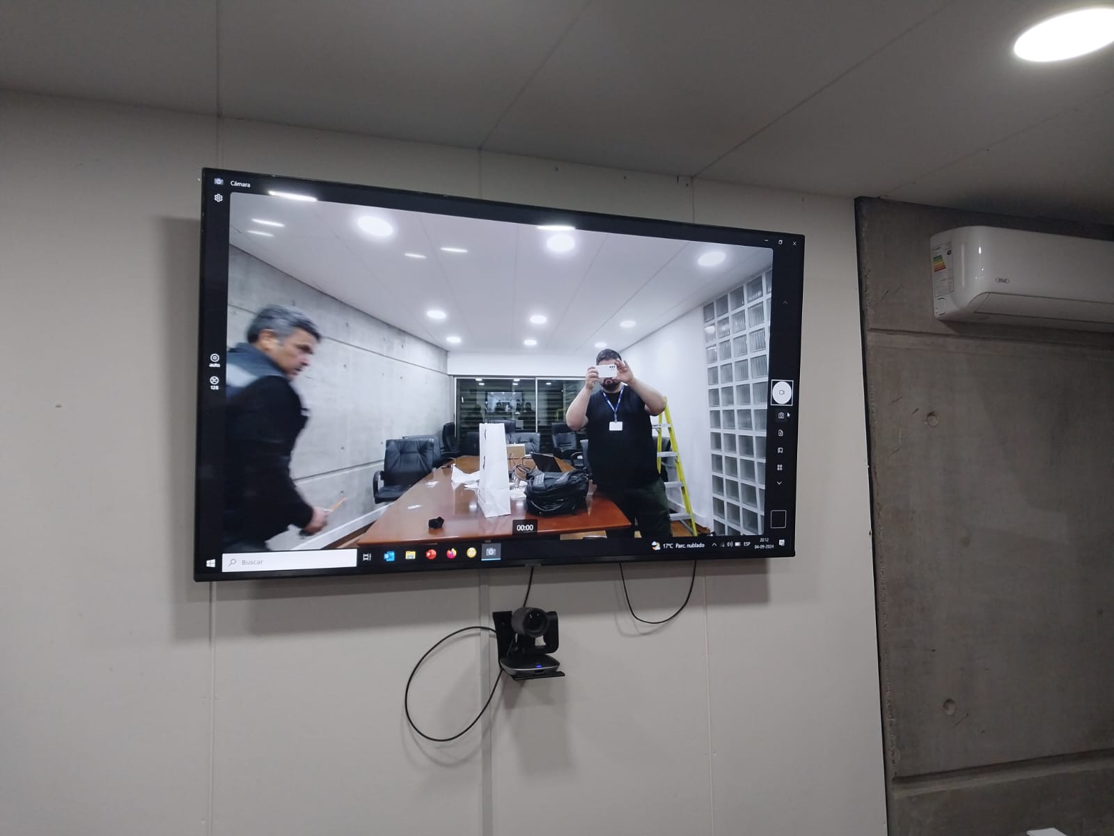 service single image 